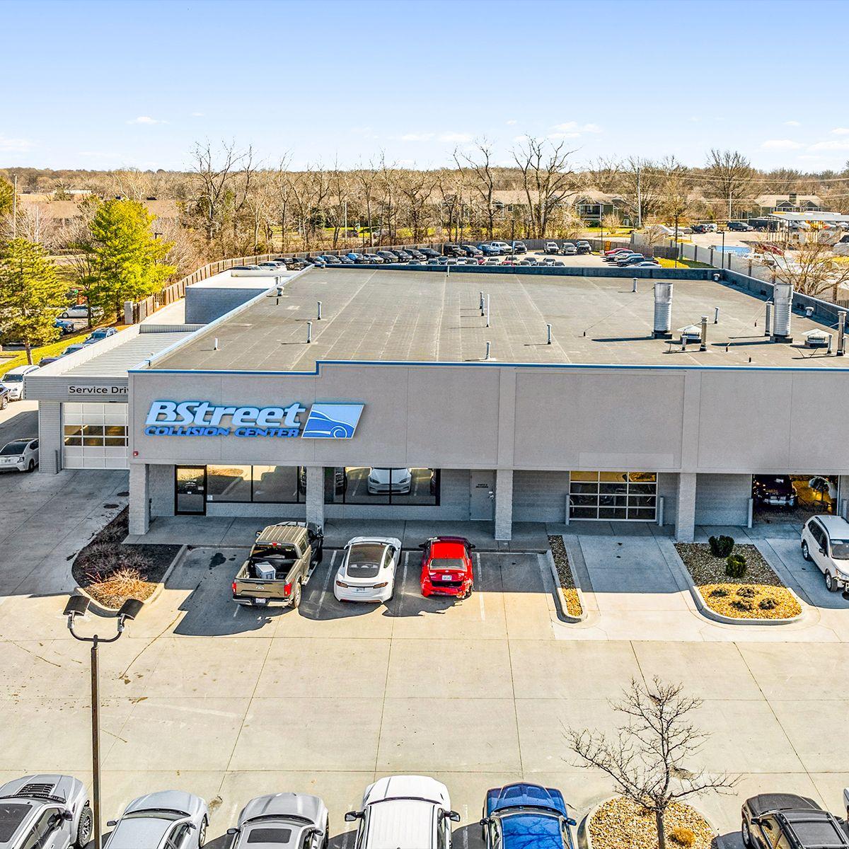 High performing collision center on a brand new 15-year corporate sale leaseback with annual rental increases across the primary term and option periods